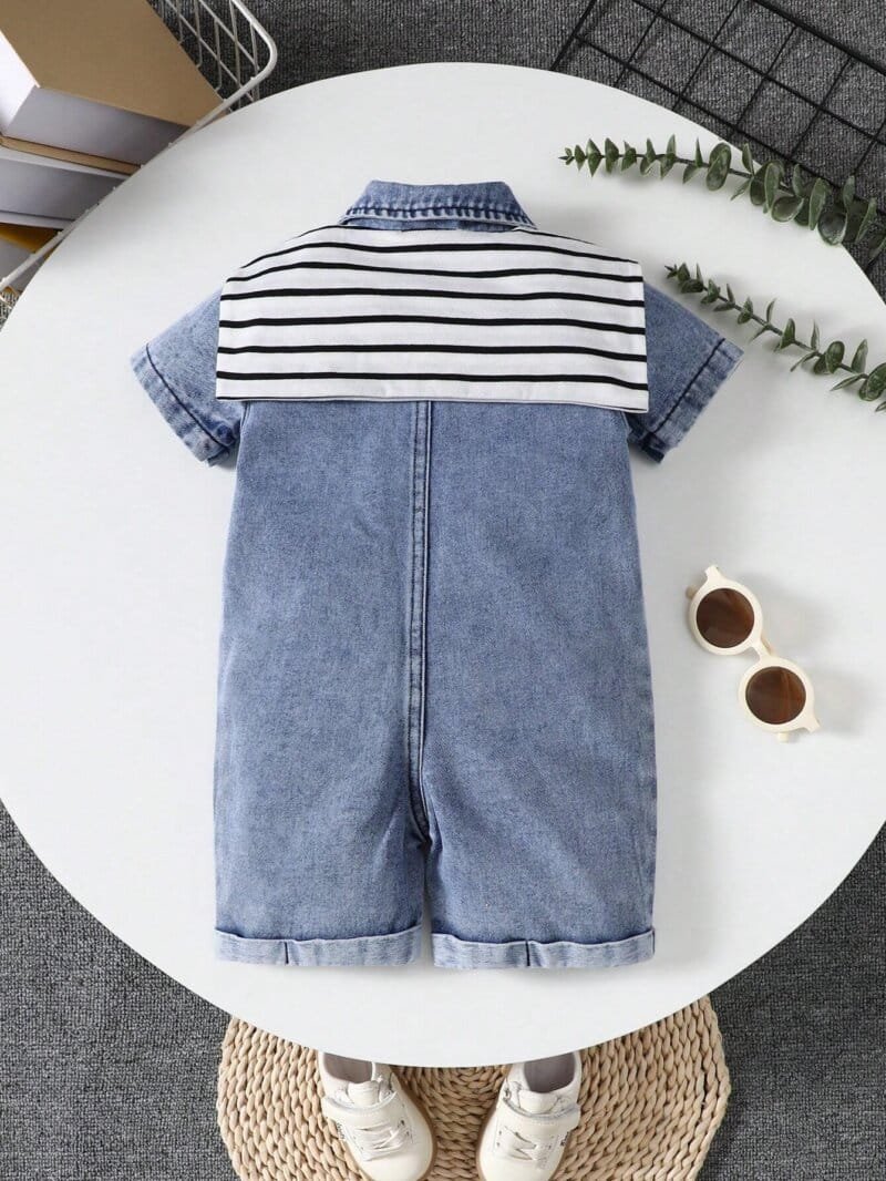 Enterizo azul de mezclilla con cuello camisero a rayas