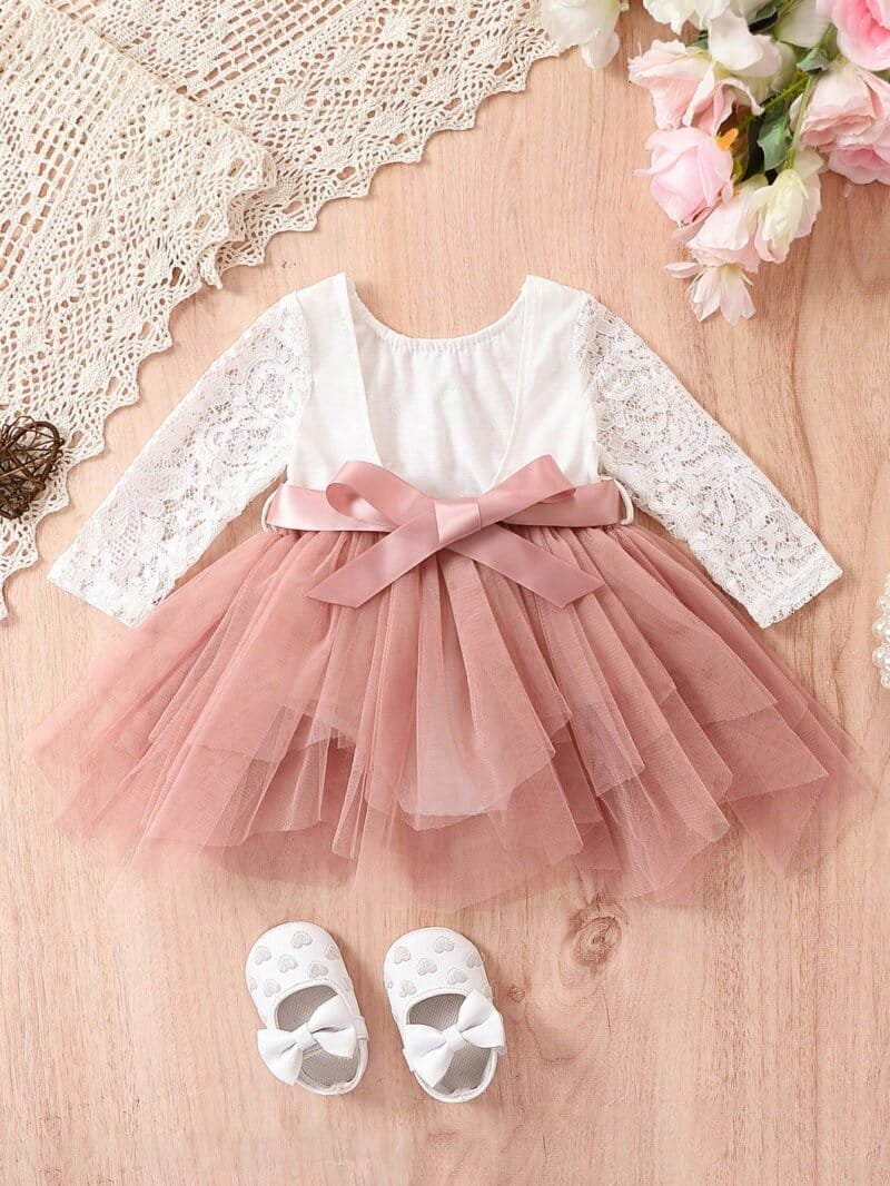 Vestido rosa con encaje blanco para bebé niña elegante