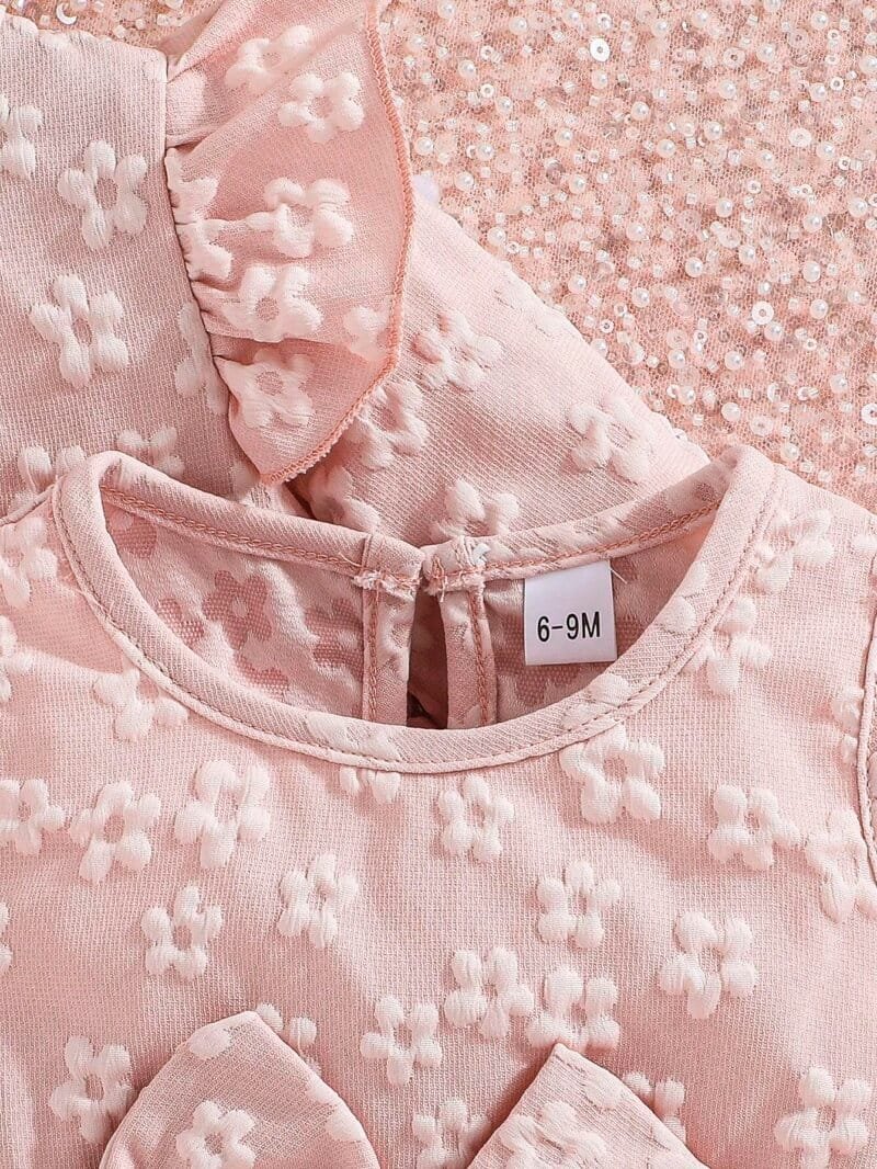 Set rosa pálido con vestido de tul y chaqueta elegante para bebé