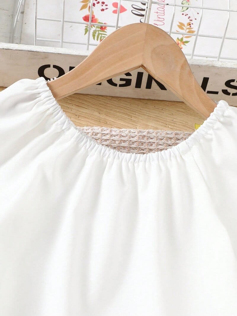 Conjunto blanco con jeans azul claro para bebé niña