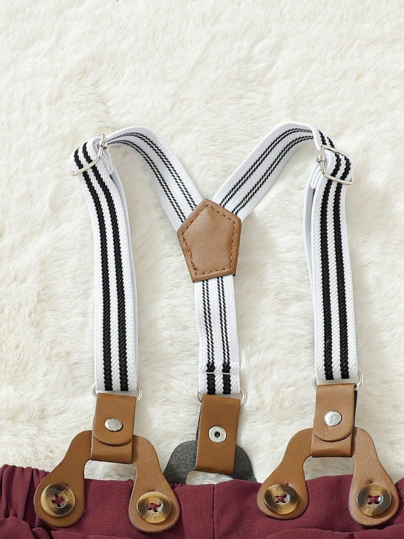 Elegante conjunto burdeos con tirantes tres piezas