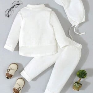 Conjunto blanco elegante para bautizo con moño