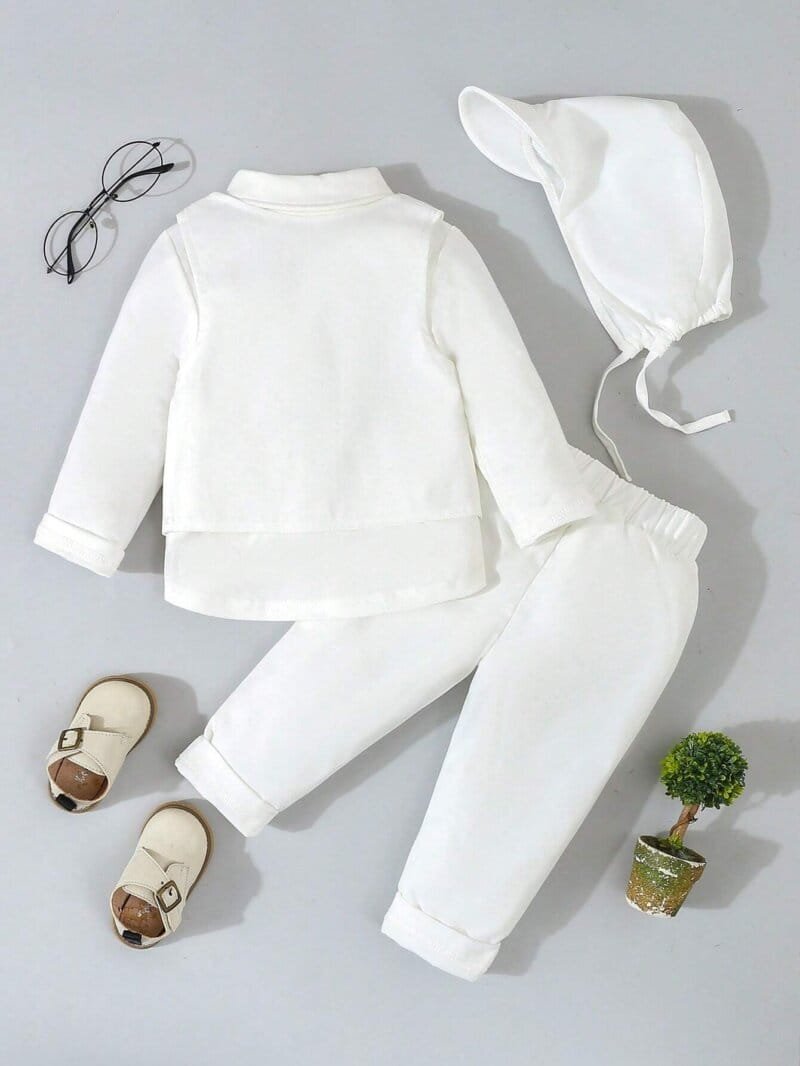 Conjunto blanco elegante para bautizo con moño