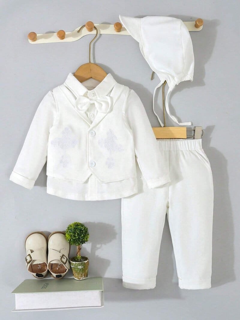 Conjunto blanco elegante para bautizo con moño