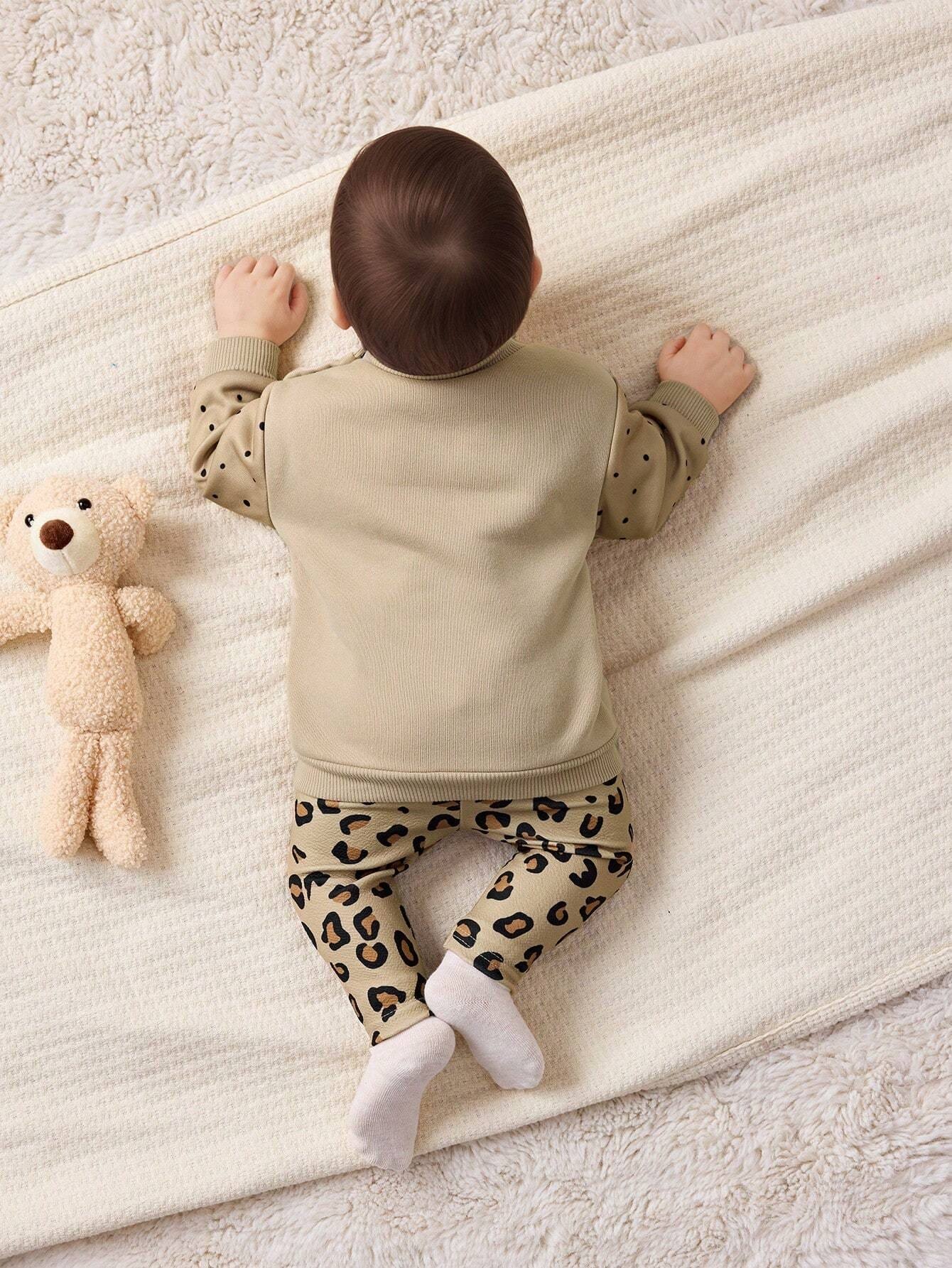 Conjunto caqui para bebé con sudadera y pantalón leopardo