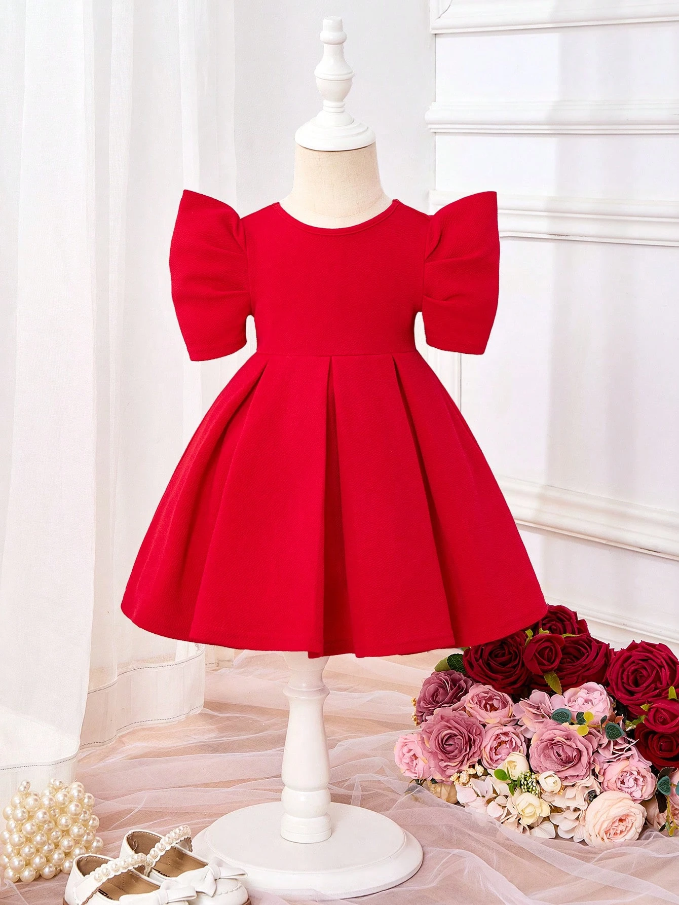 Vestido rojo manga corta con moño elegante