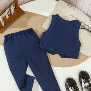 Elegante conjunto azul marino para bebé niño tres piezas