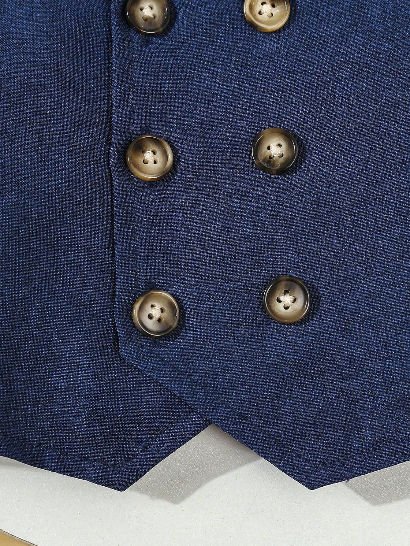 Elegante conjunto azul marino para bebé niño tres piezas