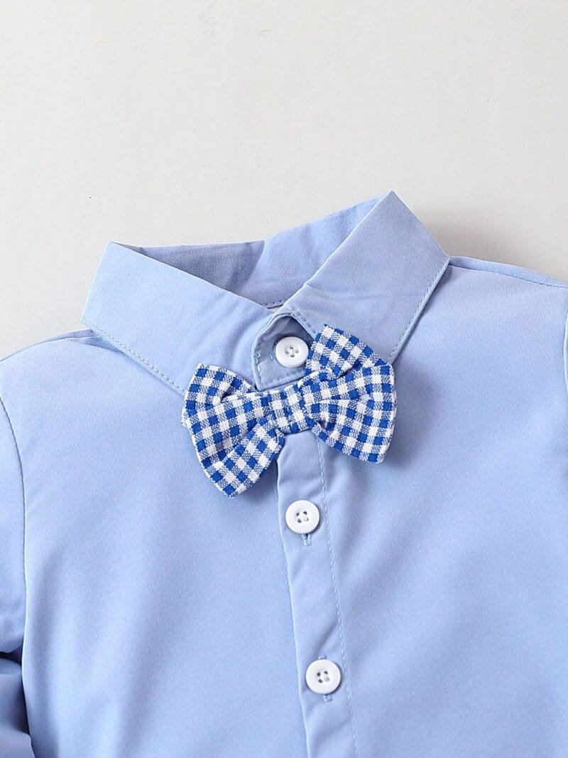 Conjunto azul marino con tirantes y moño