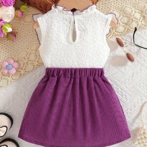 Conjunto violeta con volantes y moños verano