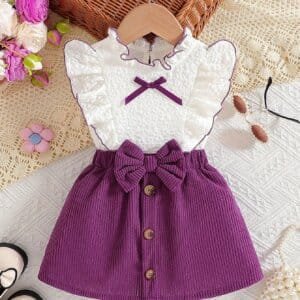 Conjunto violeta con volantes y moños verano