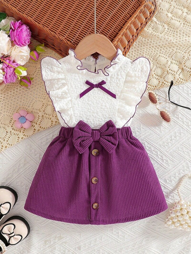 Conjunto violeta con volantes y moños verano