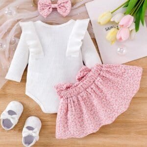 Conjunto blanco y rosa para bebé niña con falda floral