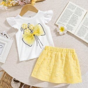 Conjunto blanco y amarillo para bebé niña con falda floral