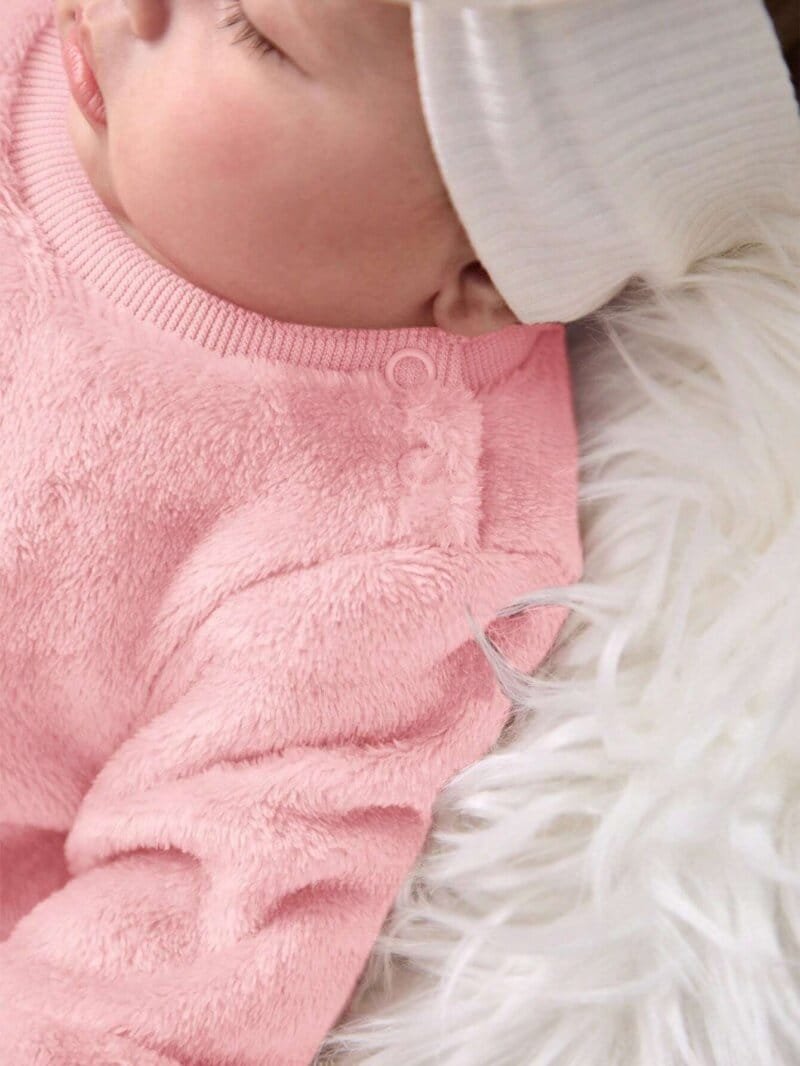 Conjunto rosa bebé niña esponjoso con top y pantalón