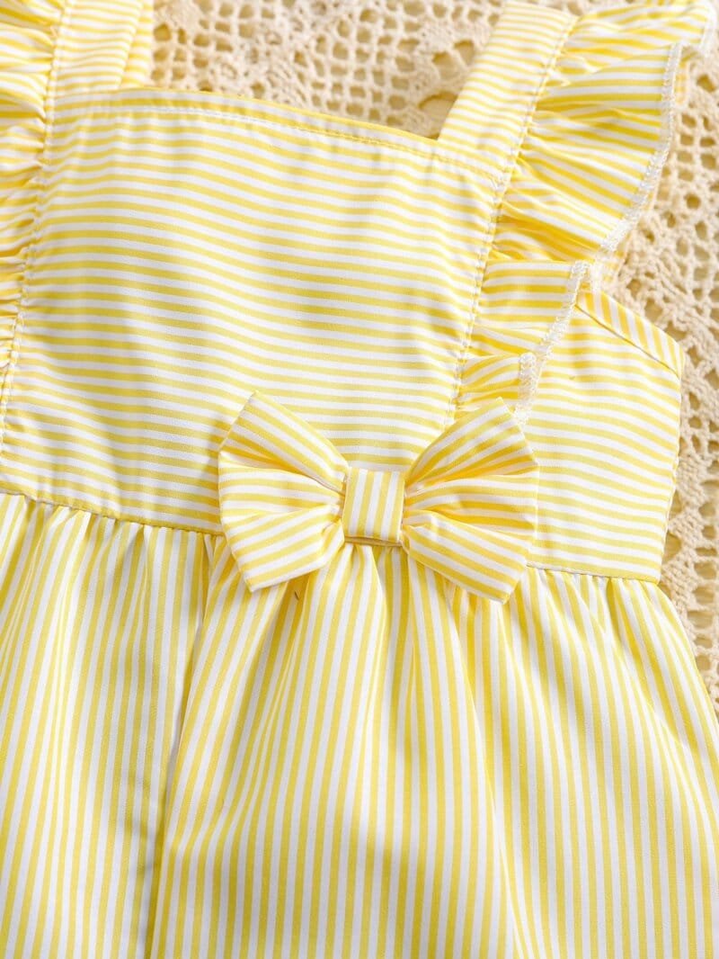 Mono amarillo de rayas con volantes y lazo frontal