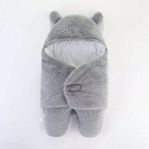 Mameluco gris de felpa para bebé con gorrito cálido