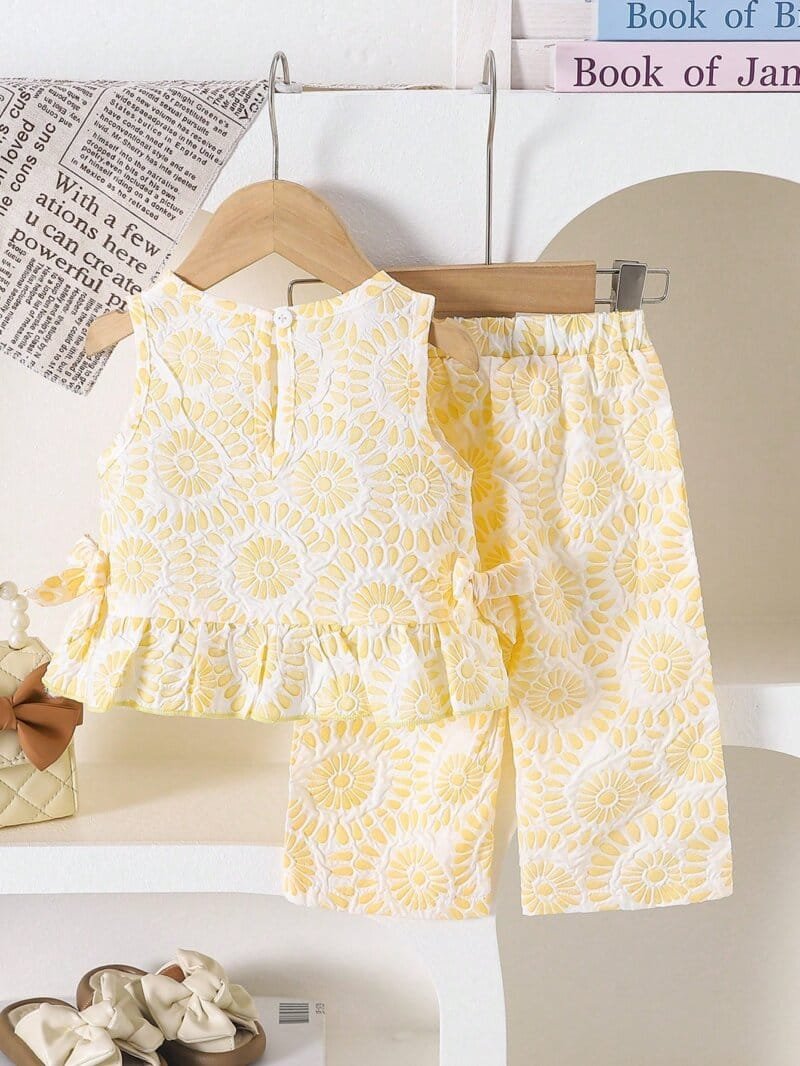 Conjunto amarillo bebé niña con flores jacquard vintage