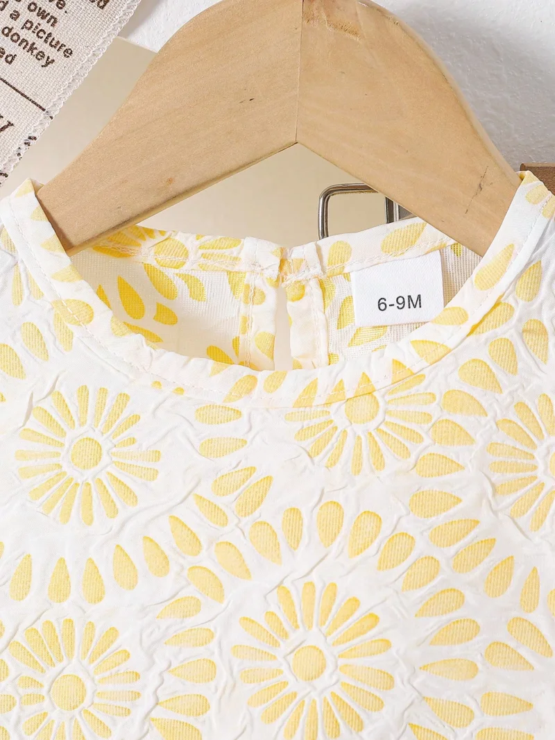 Conjunto amarillo bebé niña con flores jacquard vintage