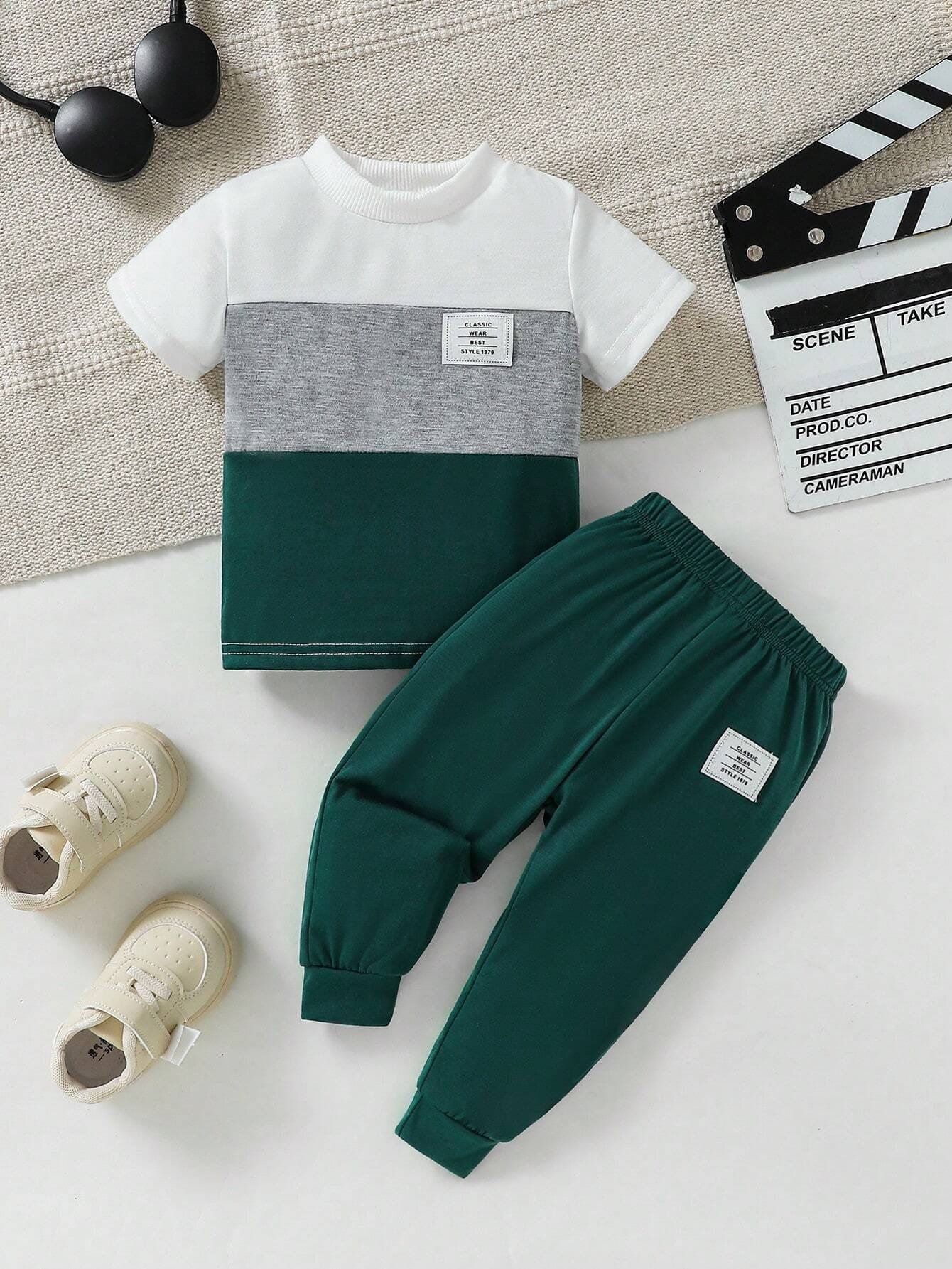 Conjunto multicolor con camiseta y pantalones deportivos casuales