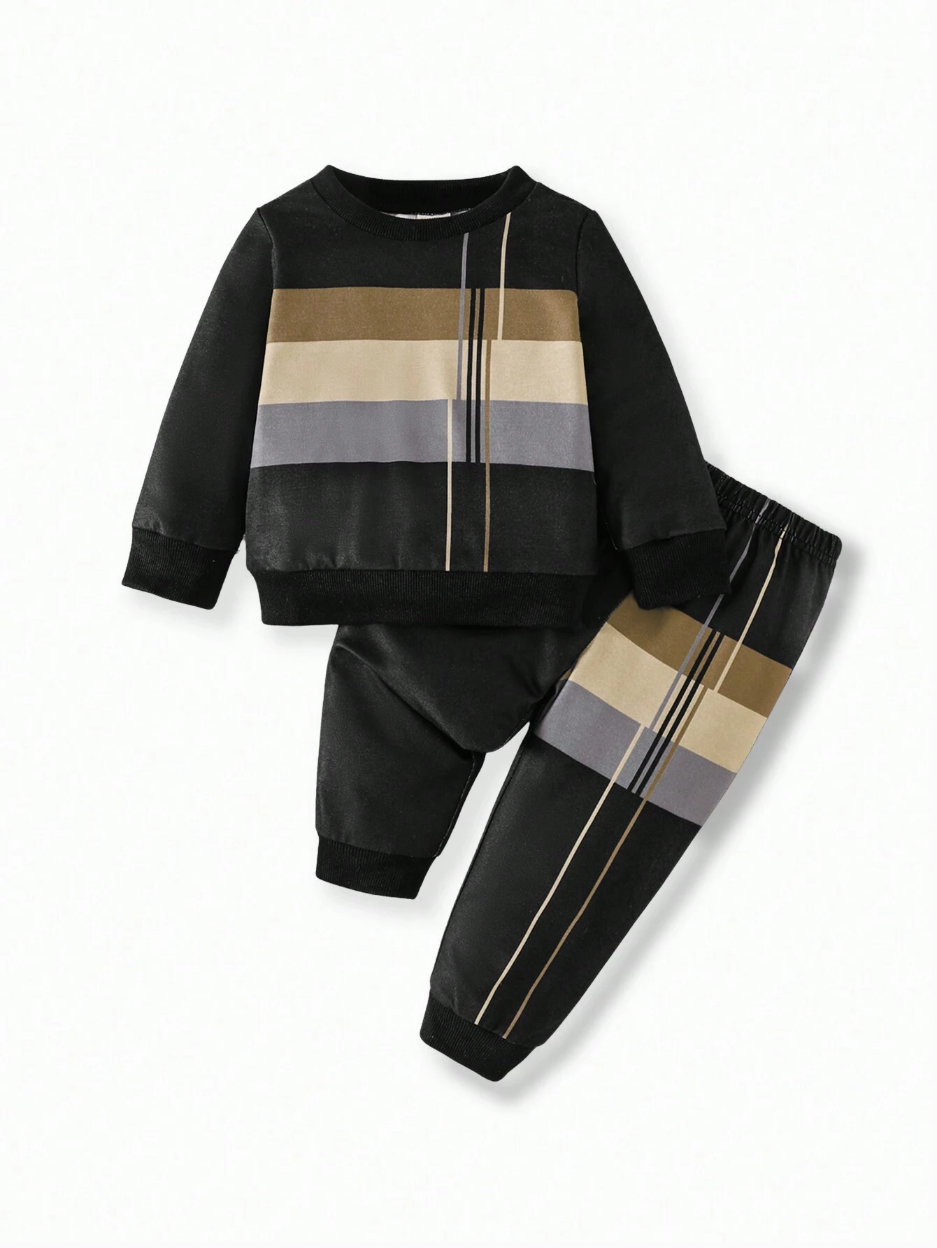 Conjunto negro con estampado geométrico y pantalón largo