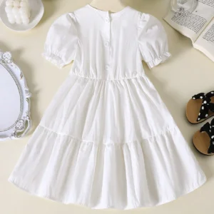 Vestido blanco con encaje francés y mangas farol dulces