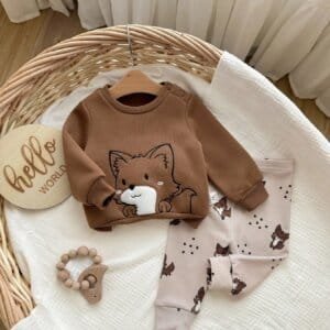 Conjunto marrón con zorrito bordado y pantalón
