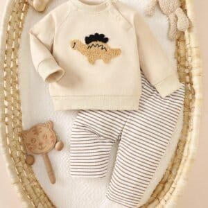 Conjunto albaricoque con sudadera dinosaurio y pantalón a rayas