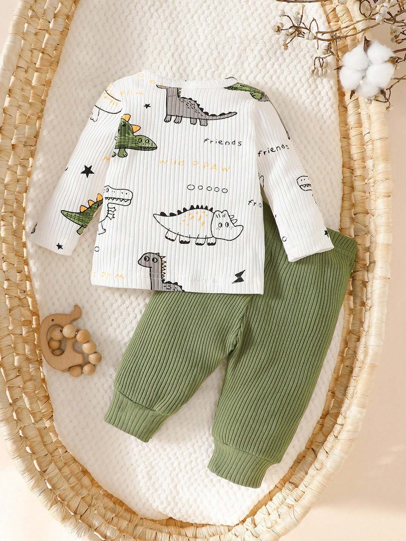 Conjunto verde con estampado de dinosaurios en algodón