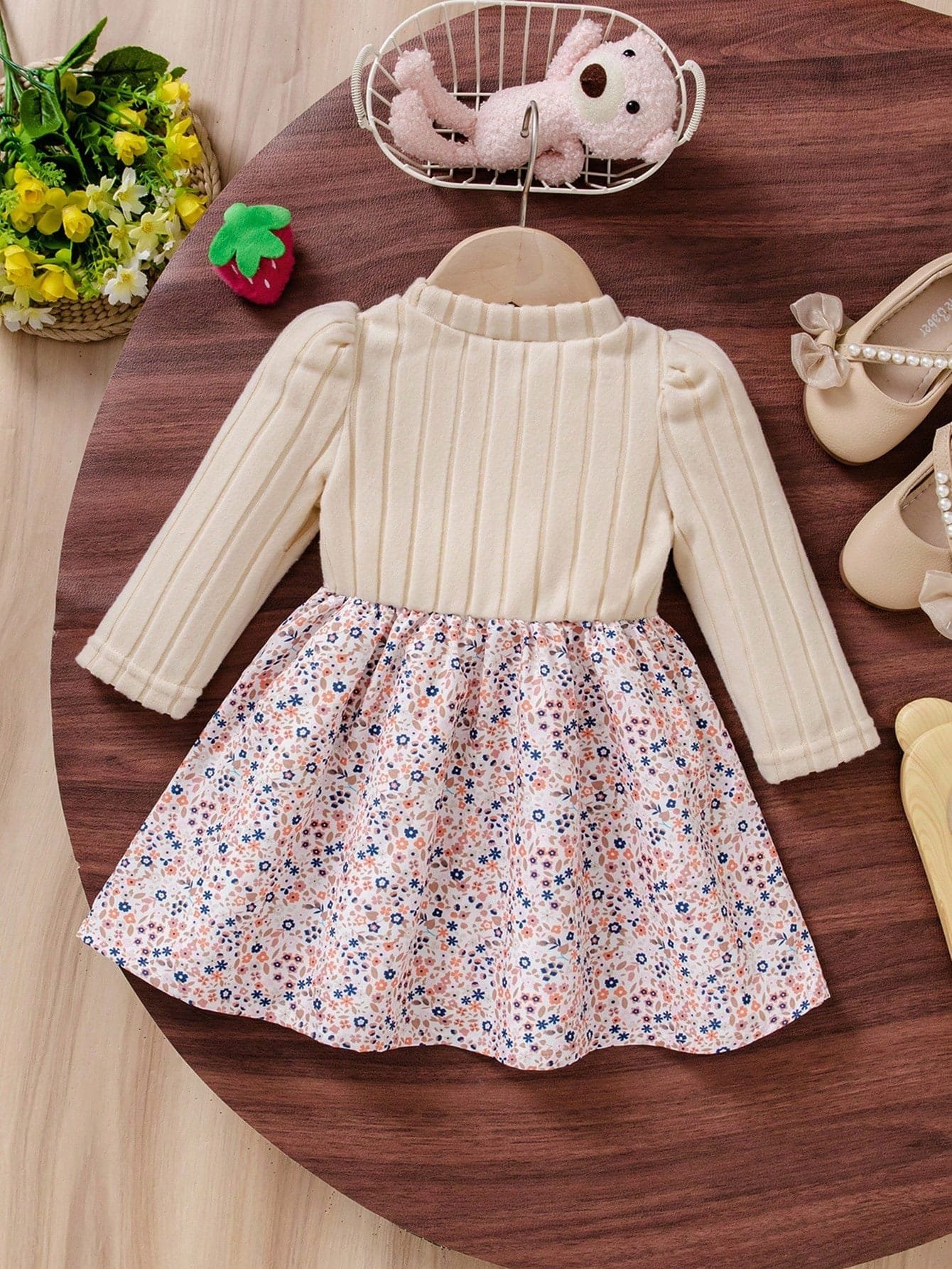 Vestido albaricoque floral con lazo y parte superior de punto