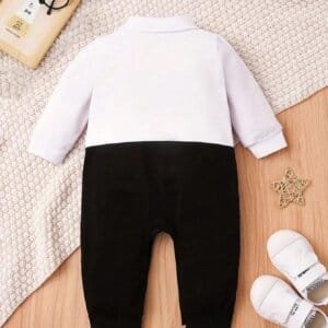 Mameluco elegante rojo y negro con chaleco de cuadros