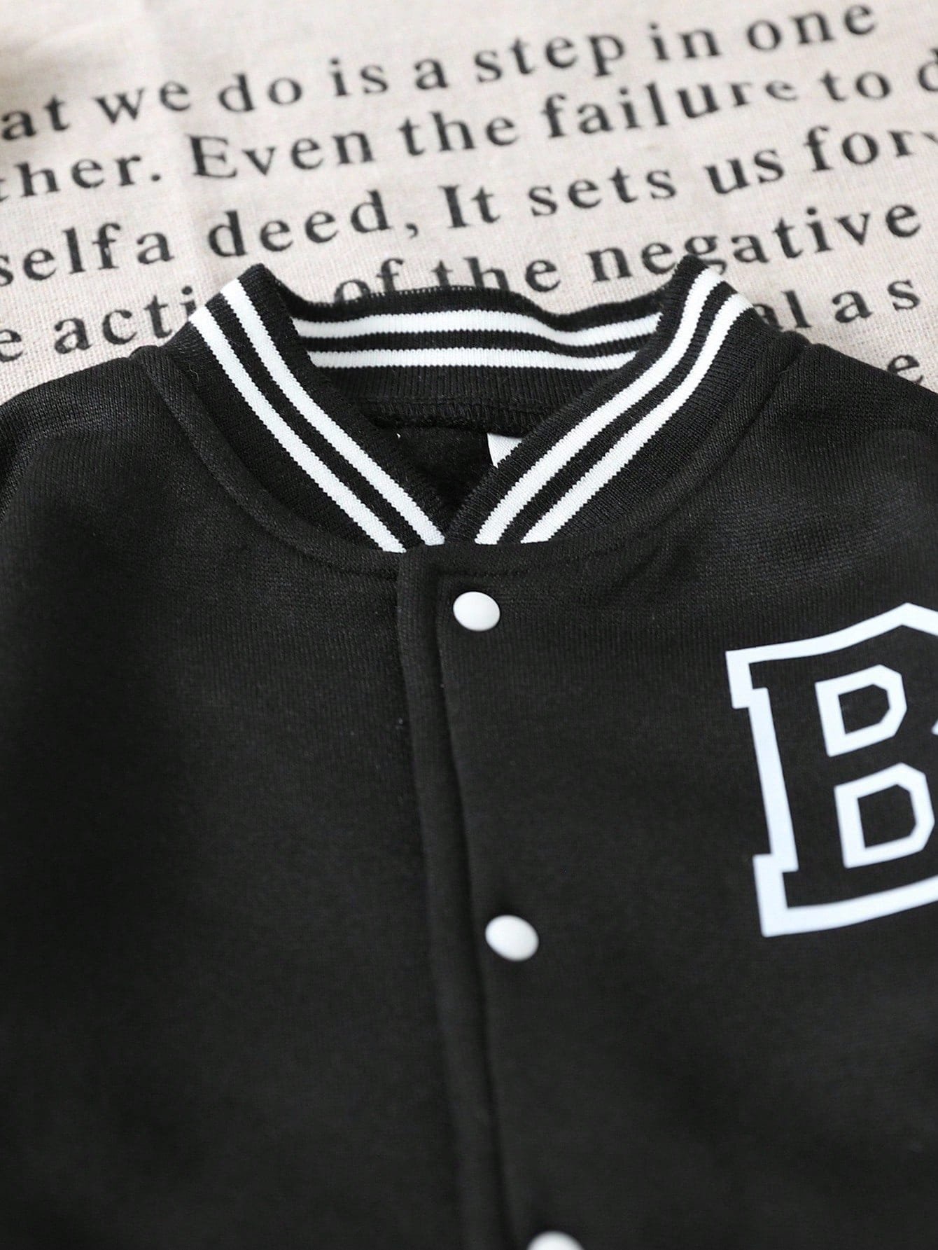 Conjunto Negro Blanco Niño Abrigado Estilo Deportivo