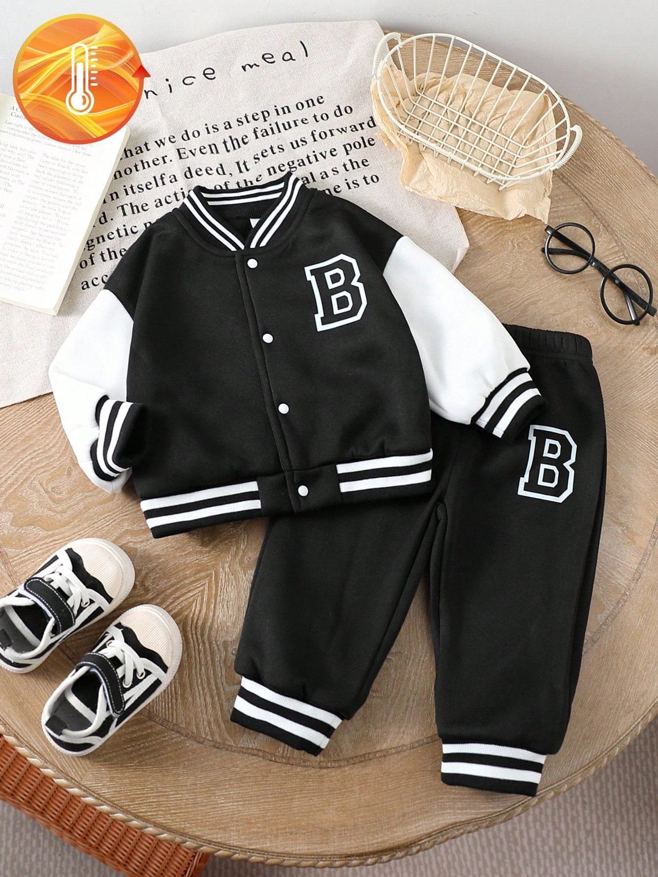 Conjunto Negro Blanco Niño Abrigado Estilo Deportivo