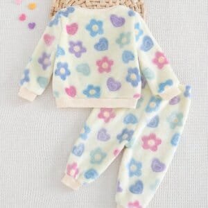 Set cálido multicolor con corazones y flores