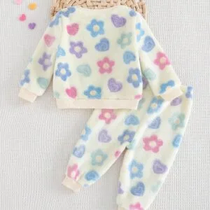 Set cálido multicolor con corazones y flores