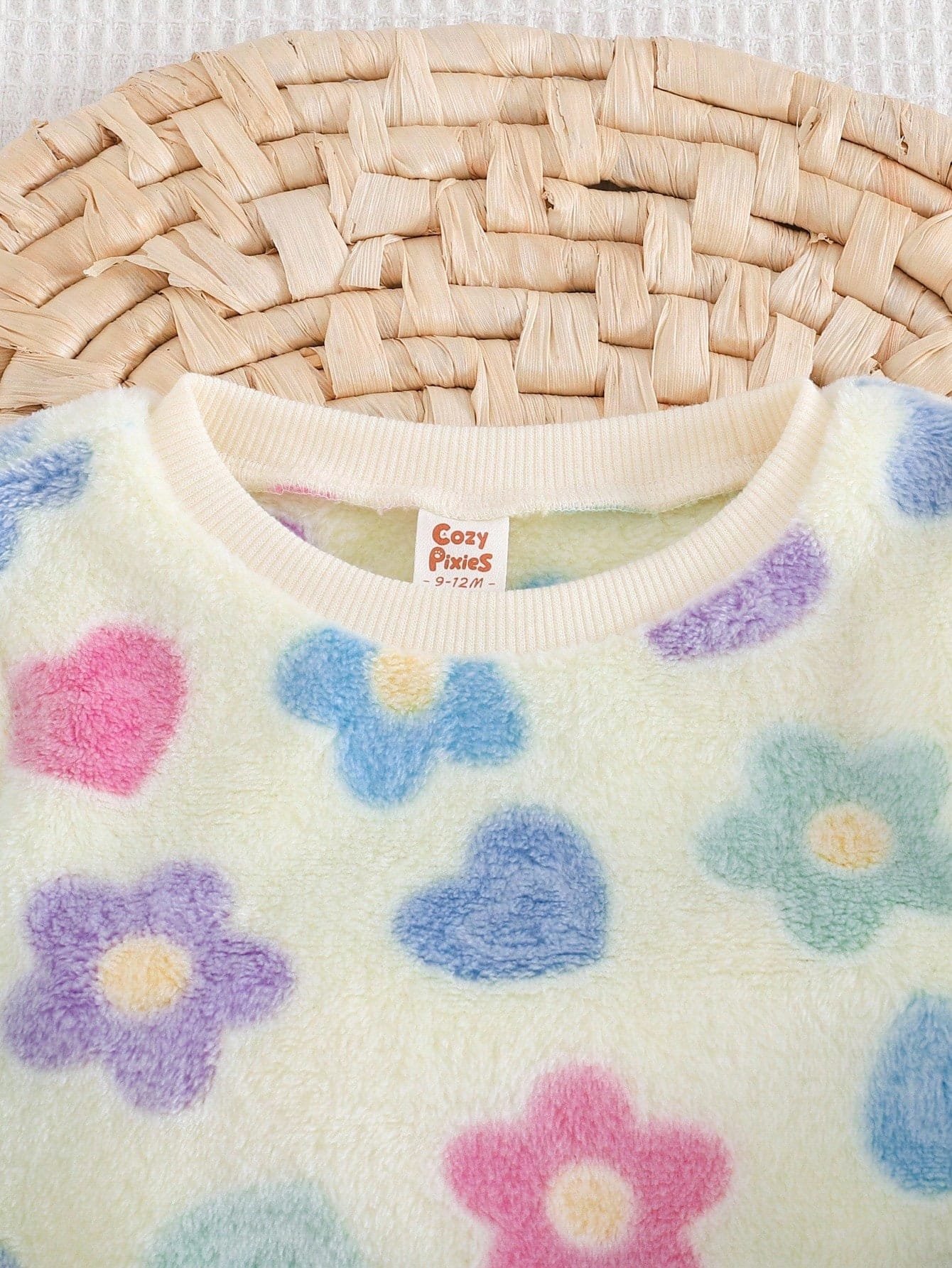 Set cálido multicolor con corazones y flores