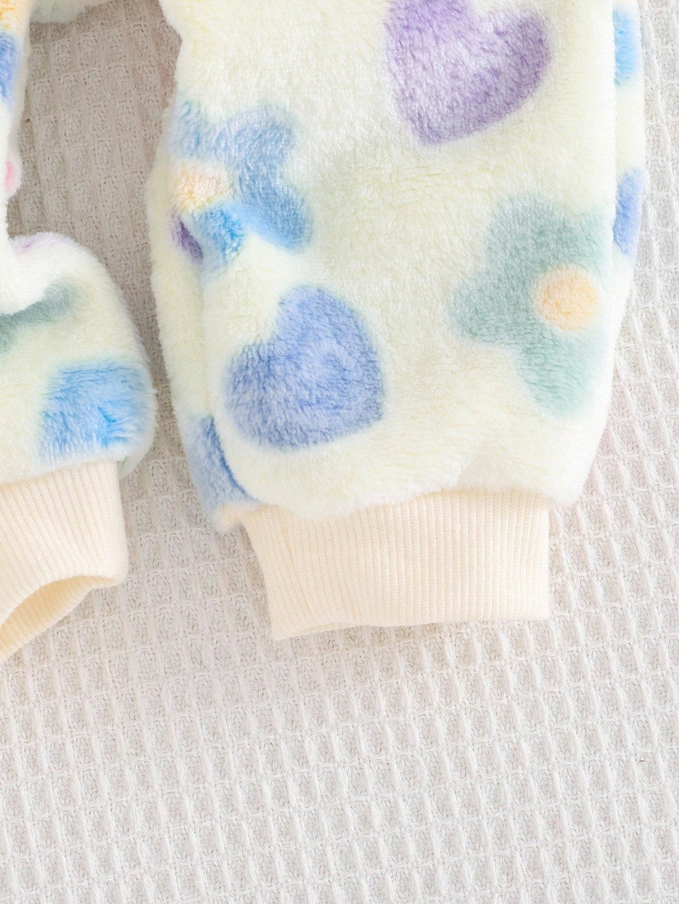 Set cálido multicolor con corazones y flores