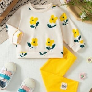 Conjunto floral crema y amarillo con leggings suaves