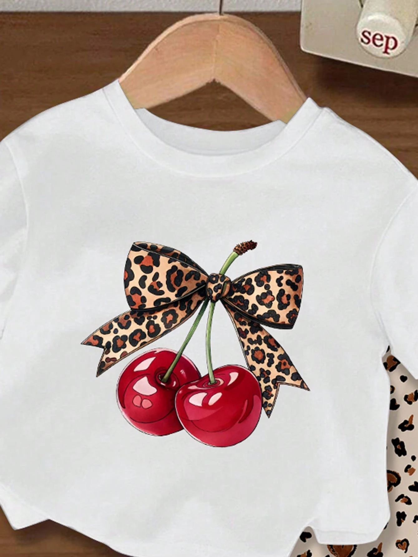Conjunto Blanco Leopardo Cerezas Bebé Niña Dos Piezas