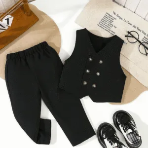 Conjunto negro elegante con chaleco cruzado y pantalón clásico