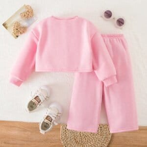 Conjunto rosa con sudadera corta y pantalón