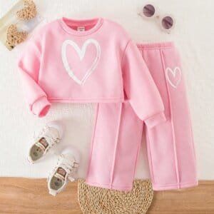 Conjunto rosa con sudadera corta y pantalón