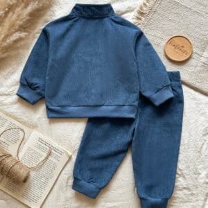 Conjunto azul liso casual con botones