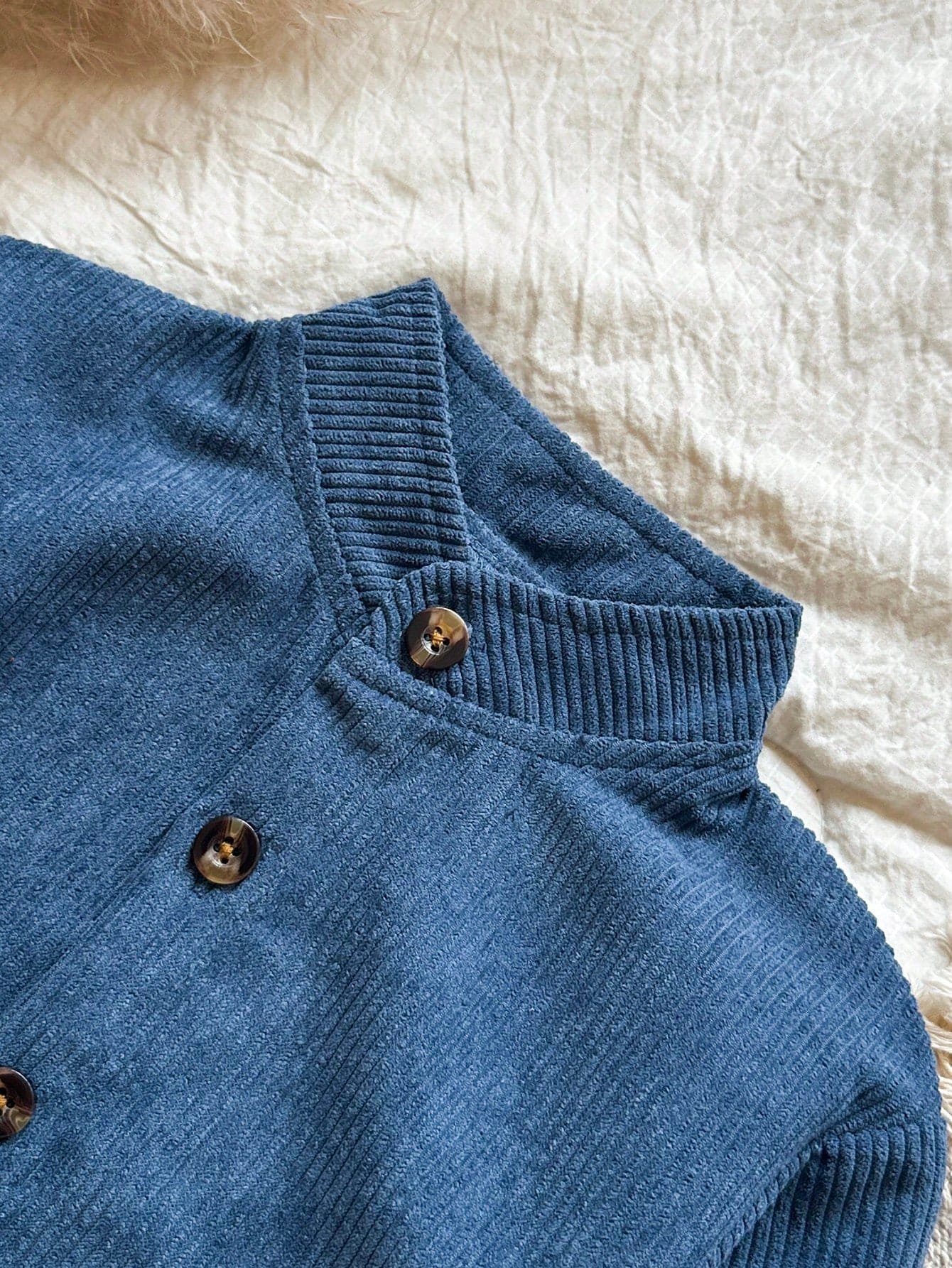 Conjunto azul liso casual con botones