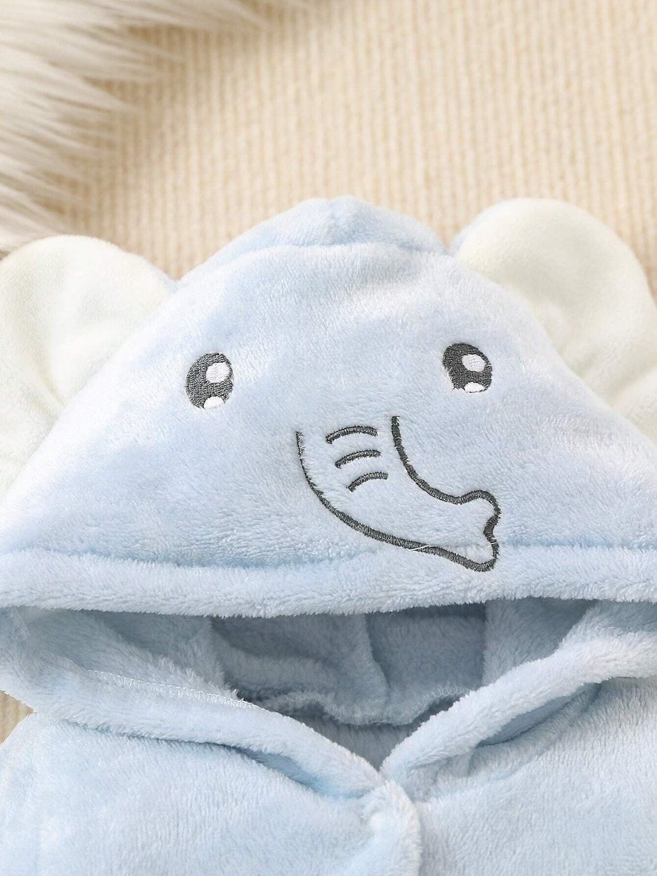 Mameluco afelpado azul claro con capucha de elefante