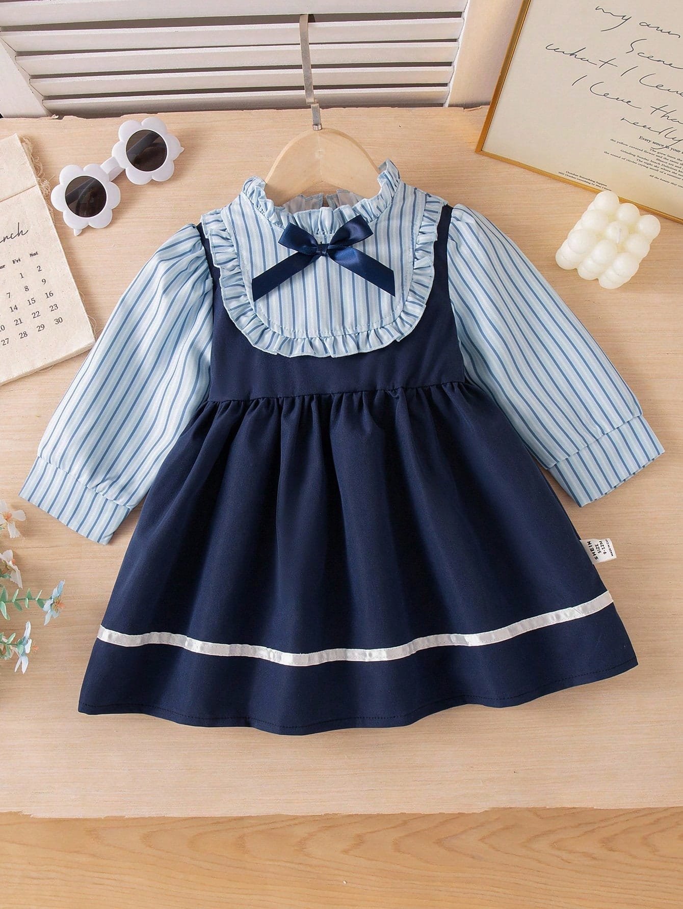 Vestido elegante azul rayas con moño