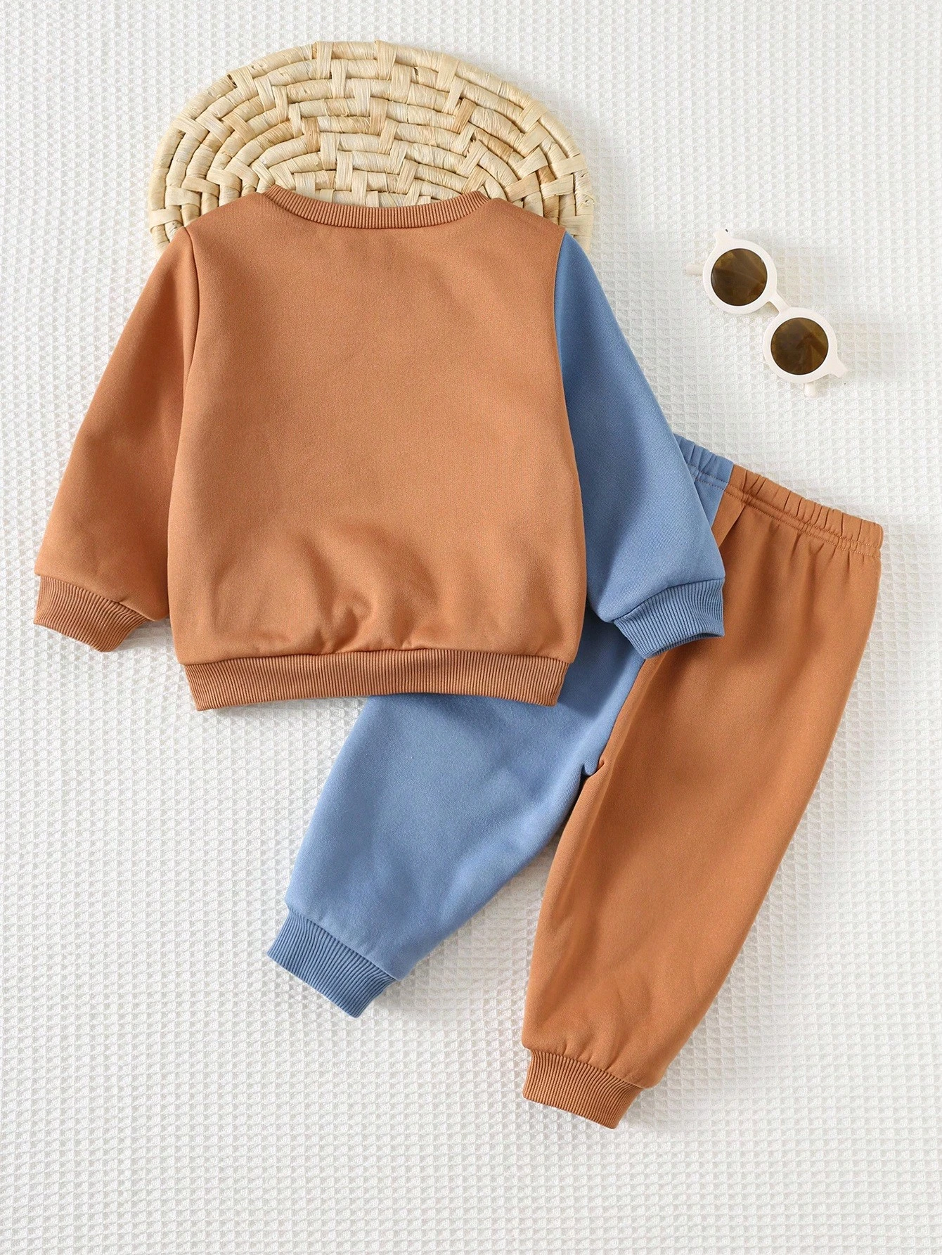 Conjunto cálido marrón perrito sudadera y pantalón cómodo