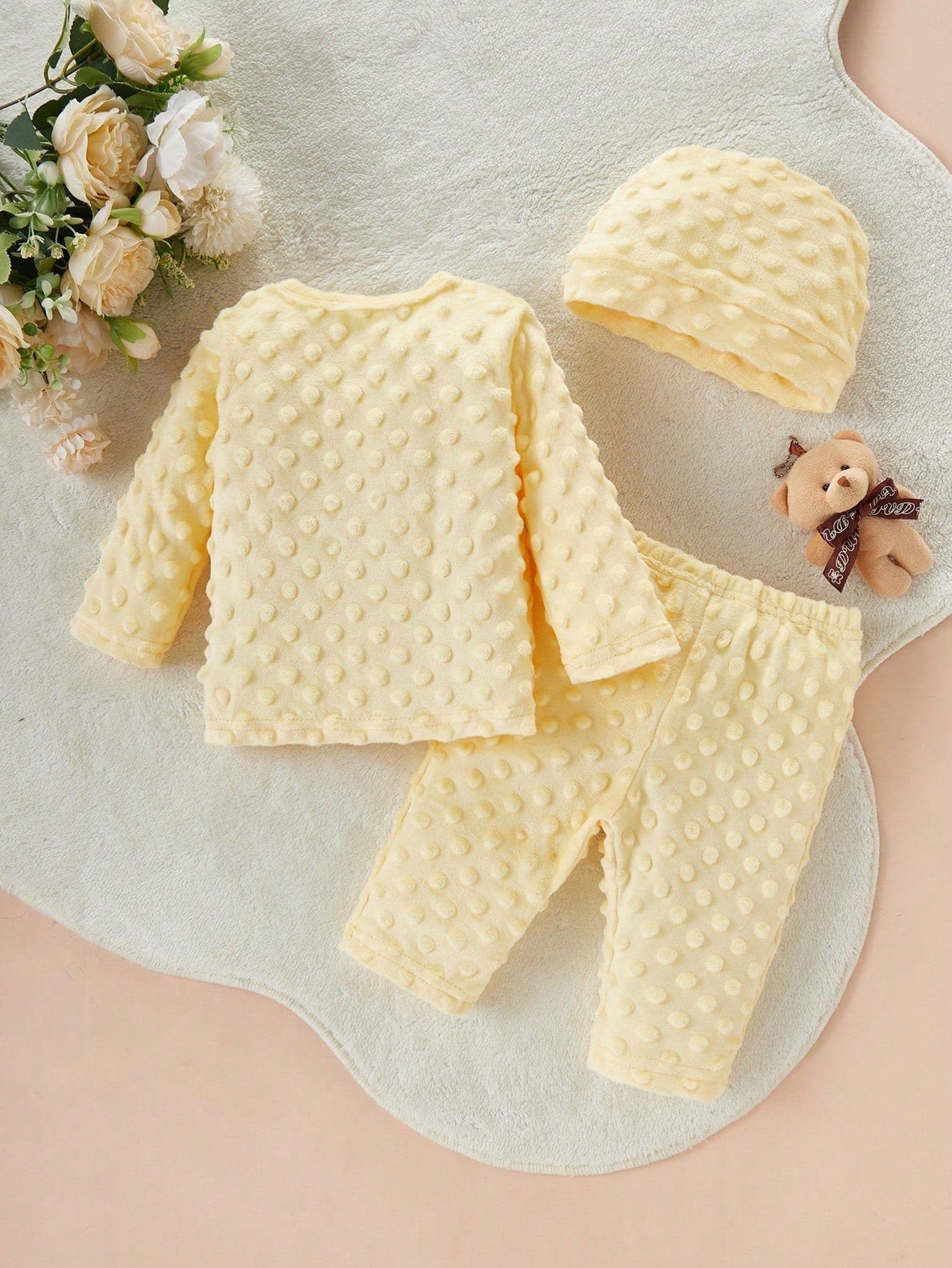 Conjunto térmico amarillo bebé tres piezas suave