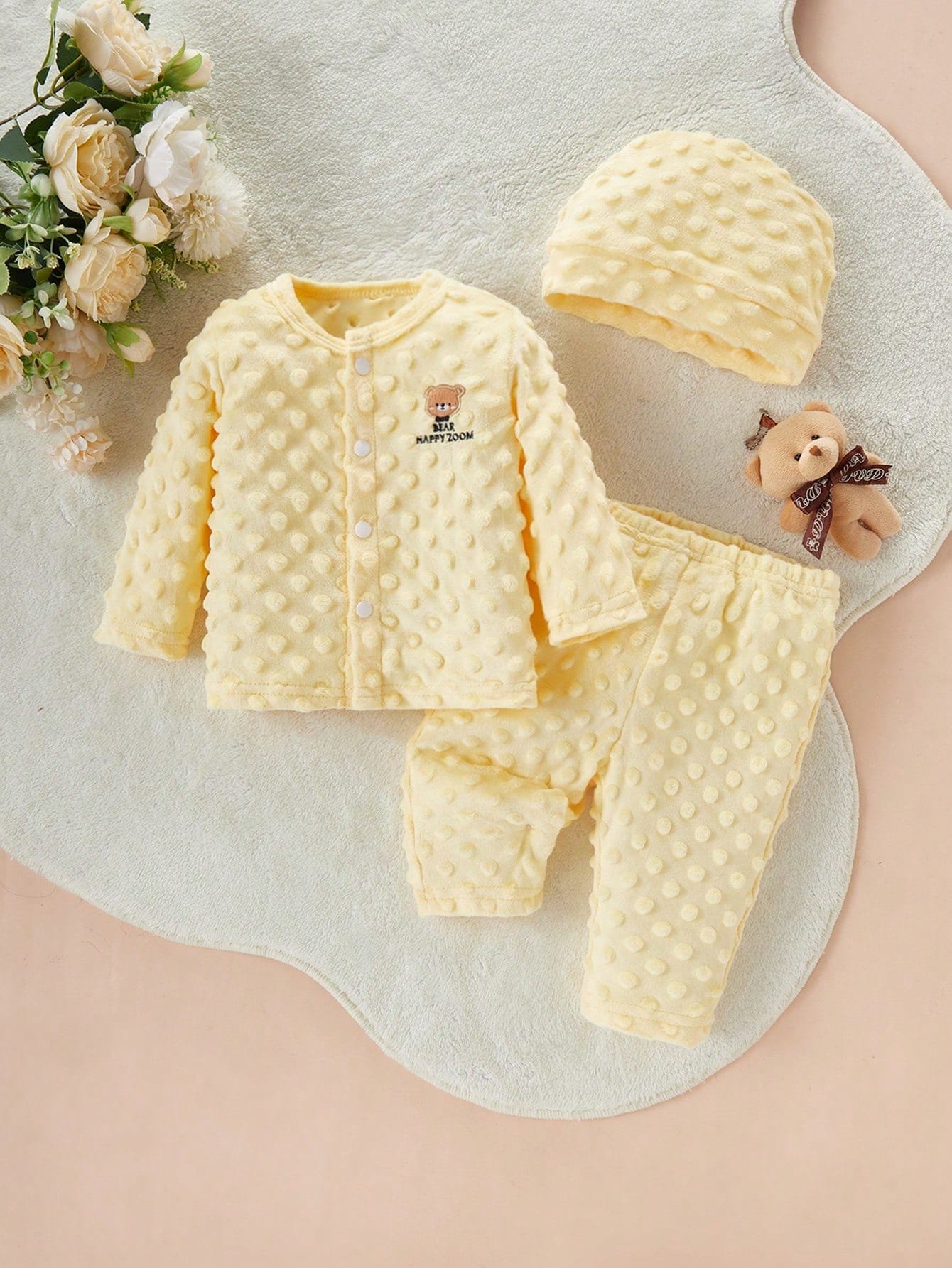 Conjunto térmico amarillo bebé tres piezas suave