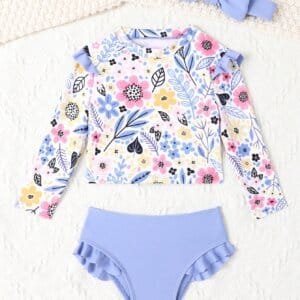 Conjunto floral lila con volantes delicados